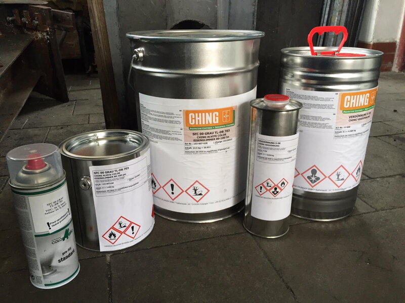 Ching Alvite Color DB 703 matný antracit, sprej 400 ml Ching Alvite Color DB 703 matný antracit, sprej 400 ml
